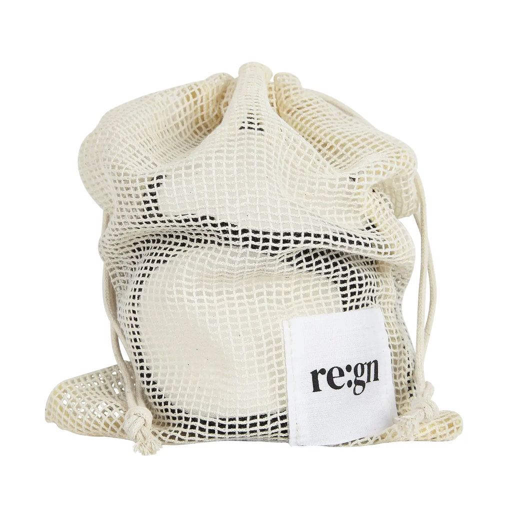 re:gn reusable make up remover cotton pads in washbag